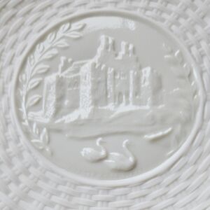 Belleek 6th 1970 Christmas Collectors Plate Caldwell Castle Excellent Condition